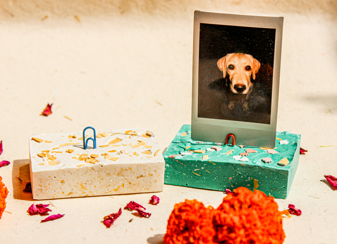 Pure Soy Festive Jar Candle With Photo Stand, Burn Time- 17 Hrs